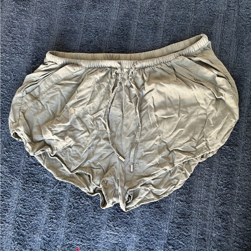 DIVIDED Olive Shorts